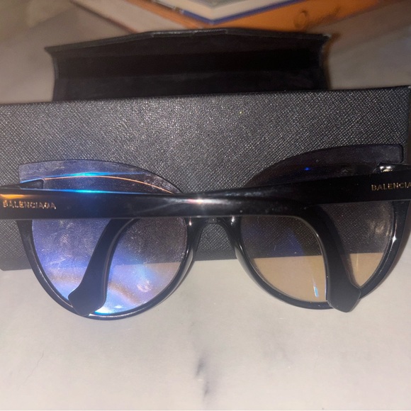 ✨BRAND NEW BALENCIAGA SUNGLASSES ✨ - Picture 3 of 5